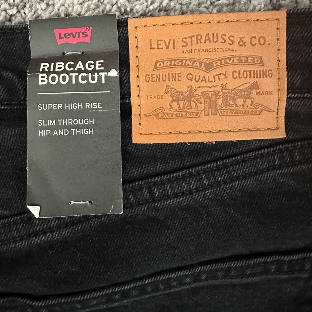 Levi's Women's Black Ribcage Bootcut Jeans - Picture 4 of 6